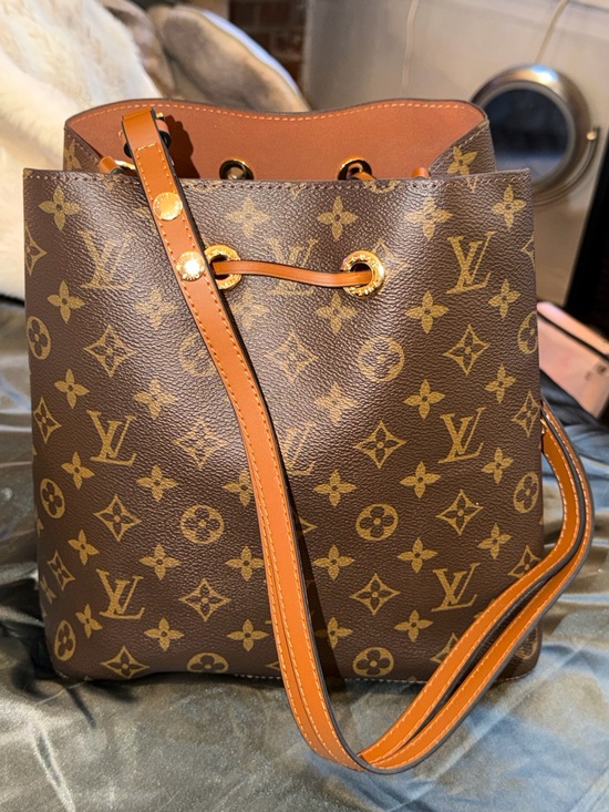 Louis Vuitton Handbags - Louis Vuitton Monogram Canvas Bucket Crossbody Bag -Dust Bag&Receipt included